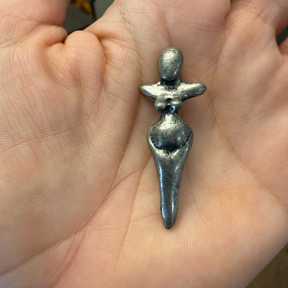 SIGNED Designer 9.25 silver Fertility Amulet pendant Venus of Unterpullendorf